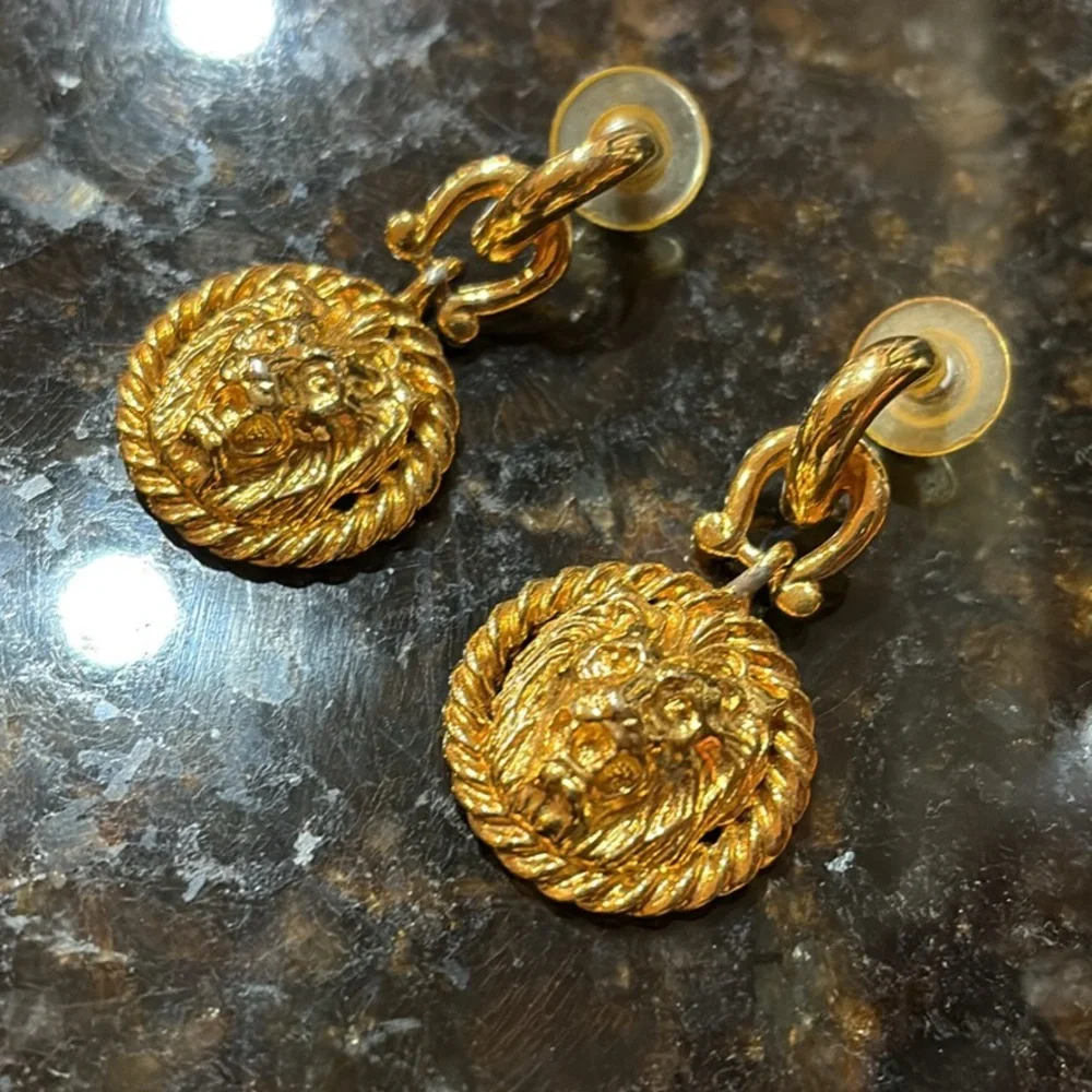 Vintage Anne Klein Gold Tone Lion Head Earrings - Picture 2 of 3